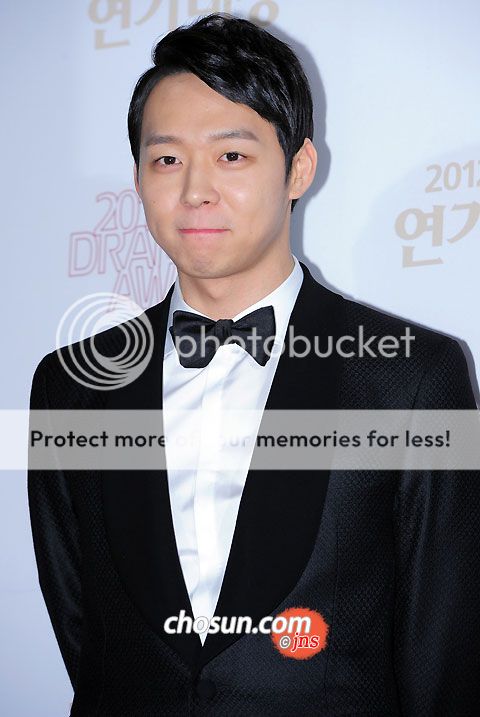 [30.12.12][Pics] Yoochun - MBC Drama Awards  2012123100872_0_zps1f6962e3